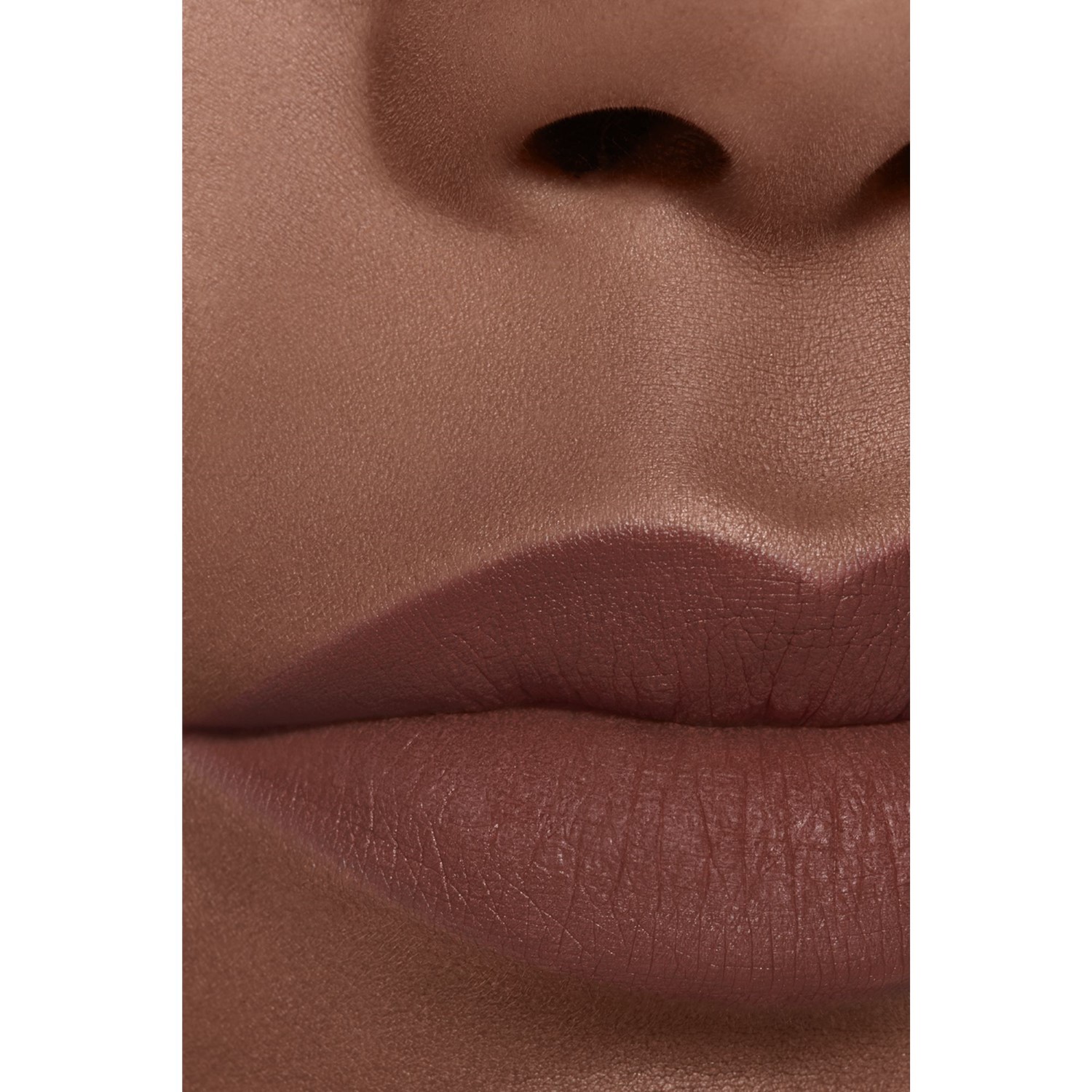 LA BARRA DE LABIOS LÍQUIDA MATE INTENSA DE LARGA DURACIÓN